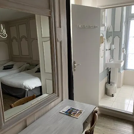 מלון Au Fin Gourmet 2*